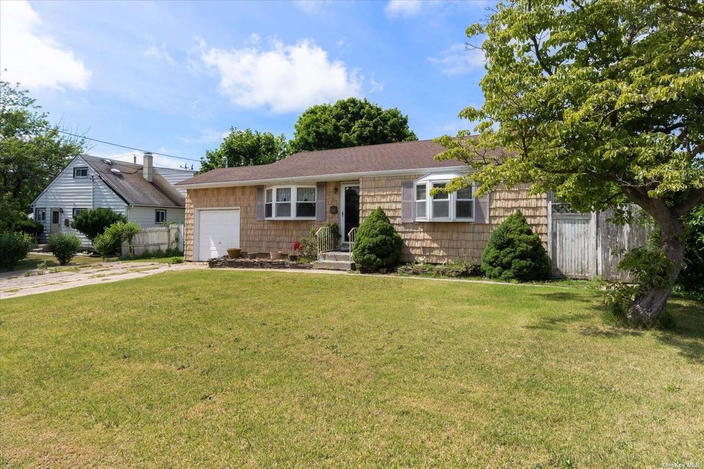 319 Barton Avenue, East Patchogue, NY 11772 Trulia