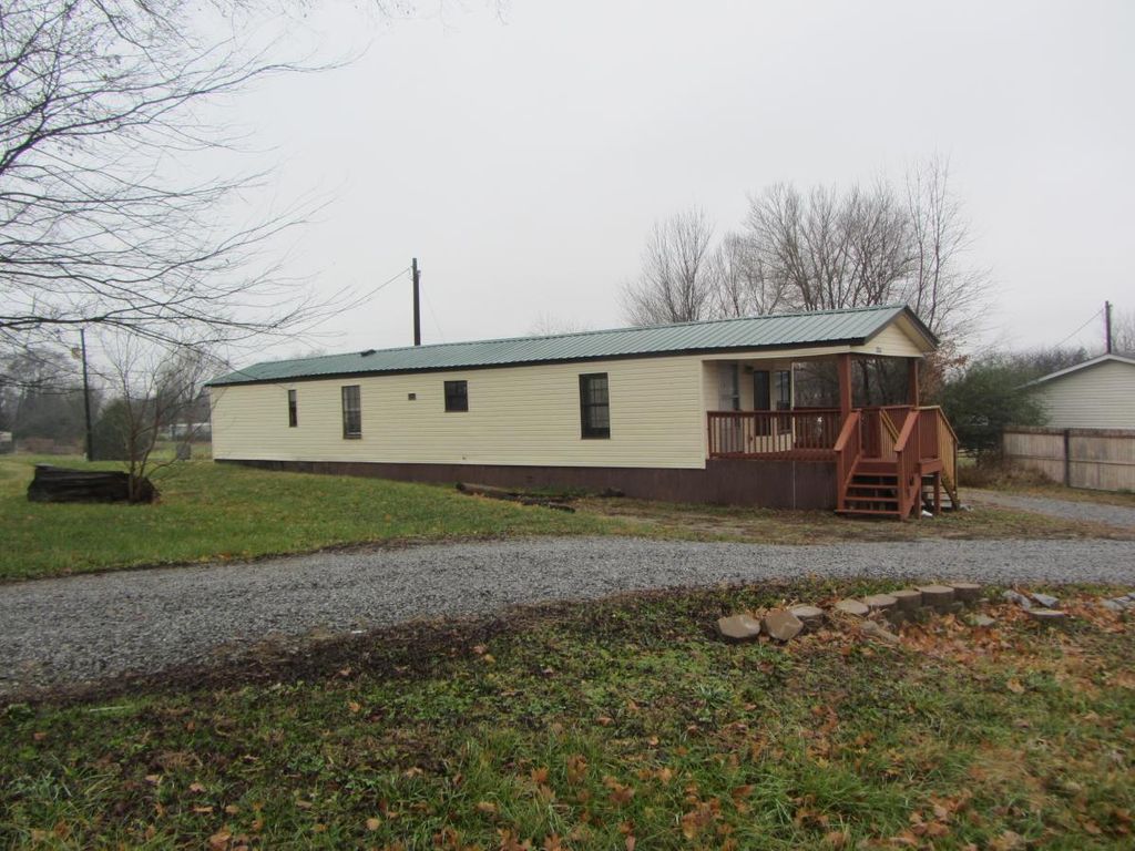 8901 Pembroke Oak Grove Rd, Oak Grove, KY 2 Bed, 1 Bath Mobile