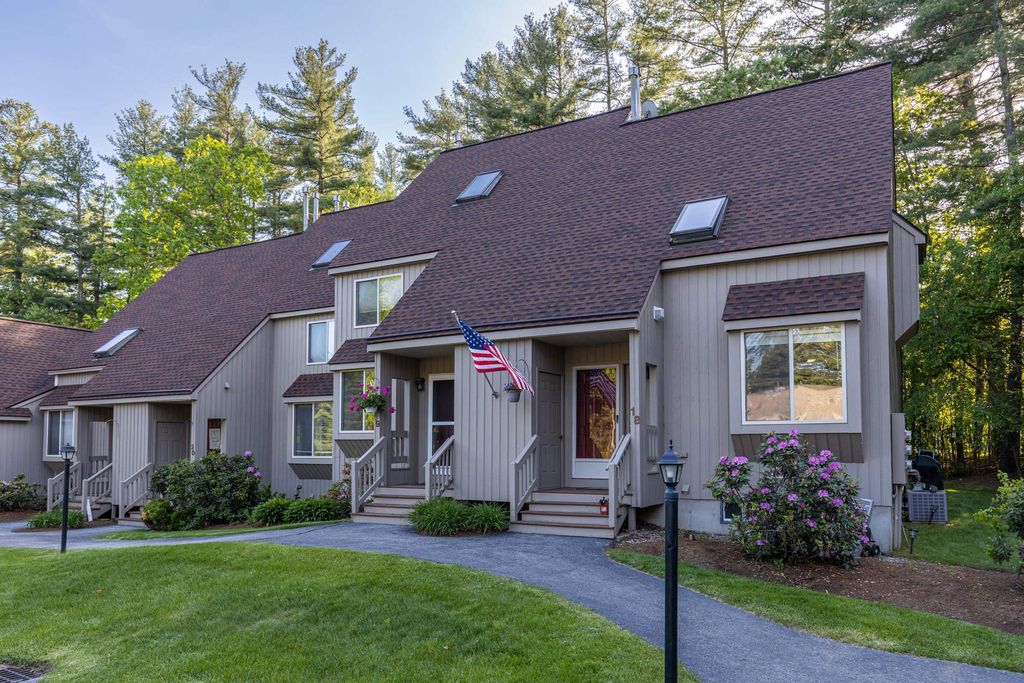 18 Suffolk Court, Bedford, NH 03110