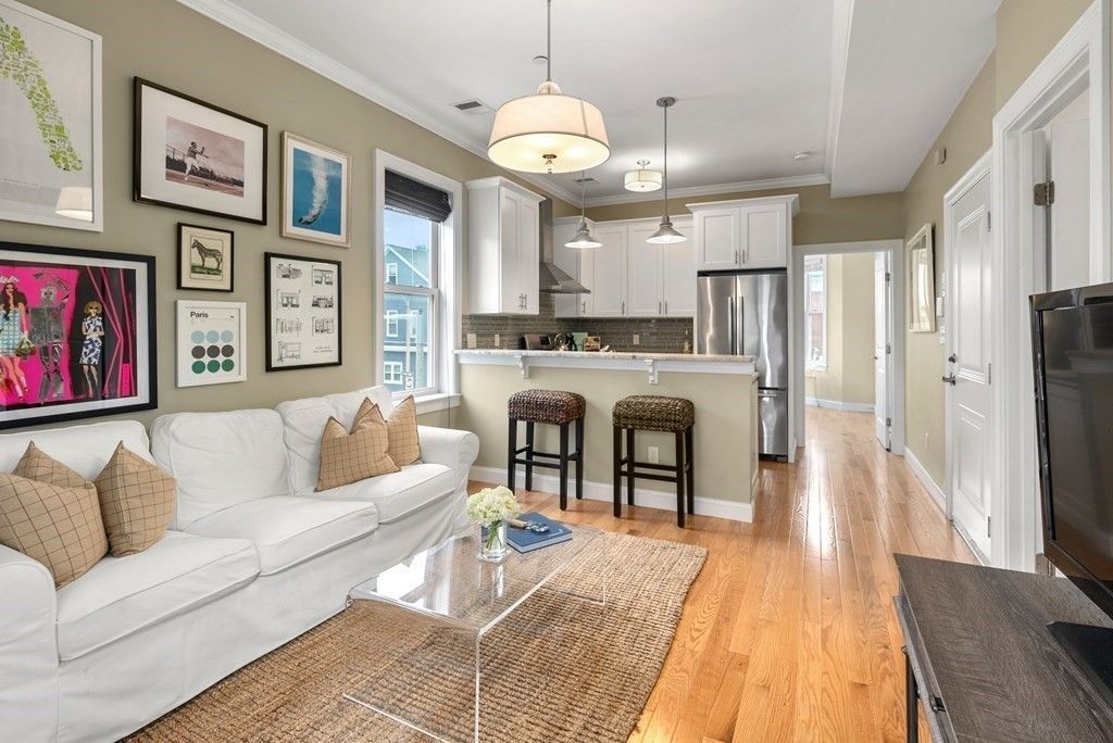 117 M St #2, South Boston, MA 02127