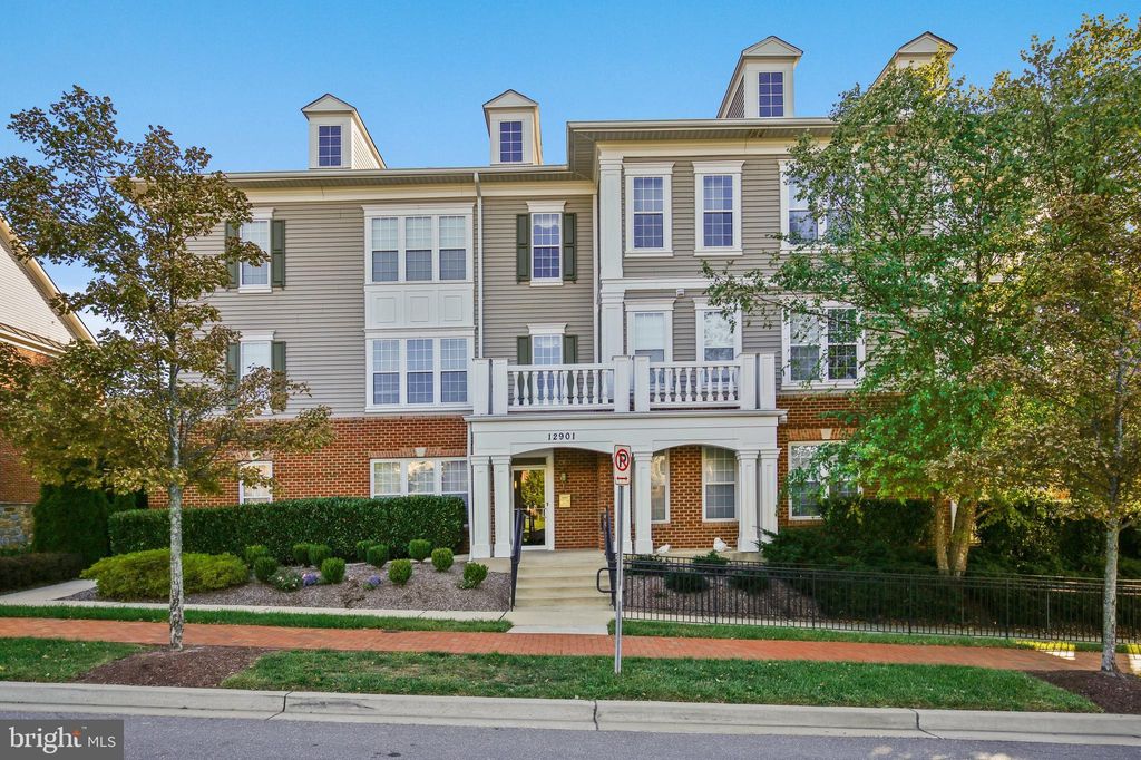 12901 Clarks Crossing Dr #302, Clarksburg, MD 20871