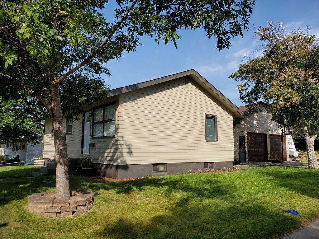 102 W 5th St, Pierre, SD 57501 Trulia