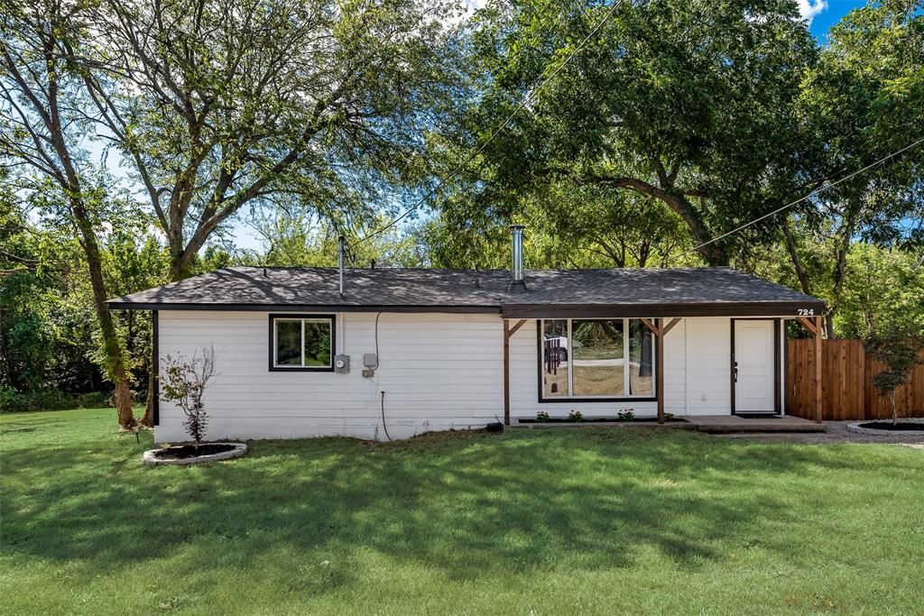 724 Houston St, Cedar Hill, TX 75104