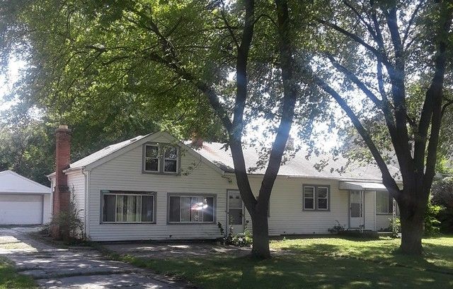 2247 Westview Dr, Des Plaines, IL 60018