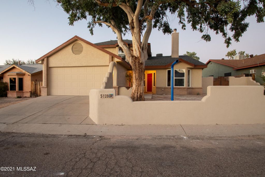 5126 W Condor Dr, Tucson, AZ 85742