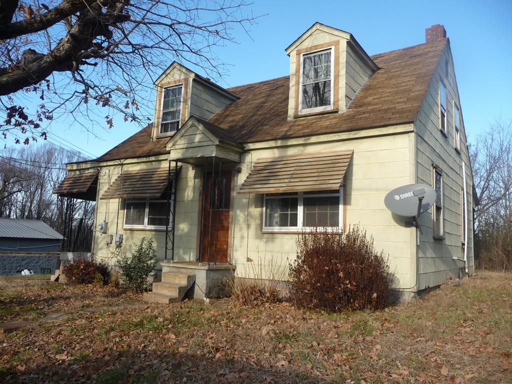 1154 Pine Hall Rd, Martinsville, VA 24112