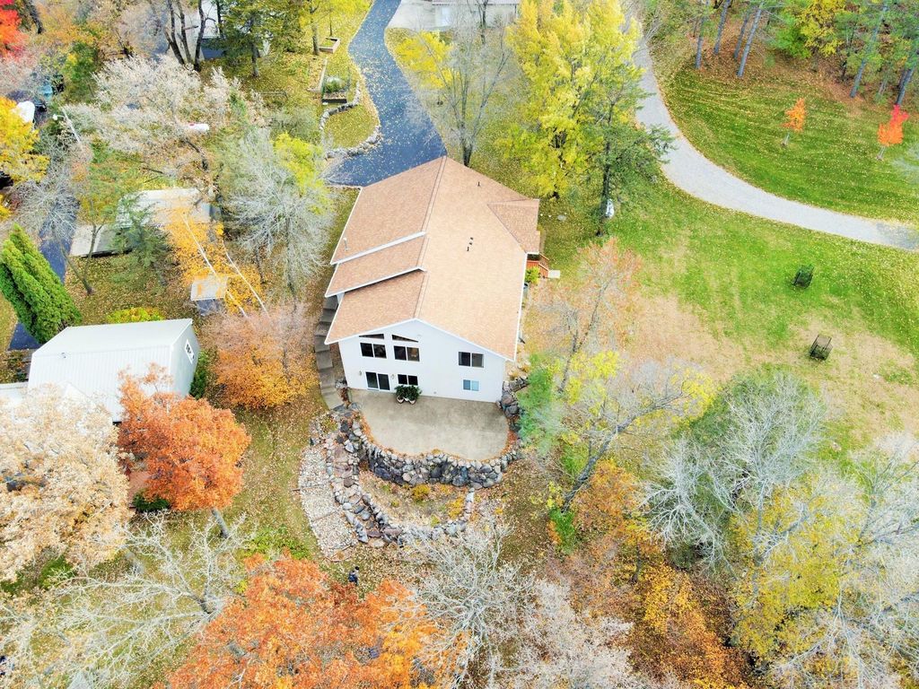 20330 121st St NE, New London, MN 56273