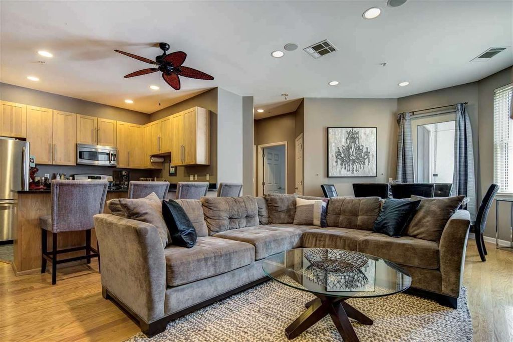 1200 Grand St #319, Hoboken, NJ 07030