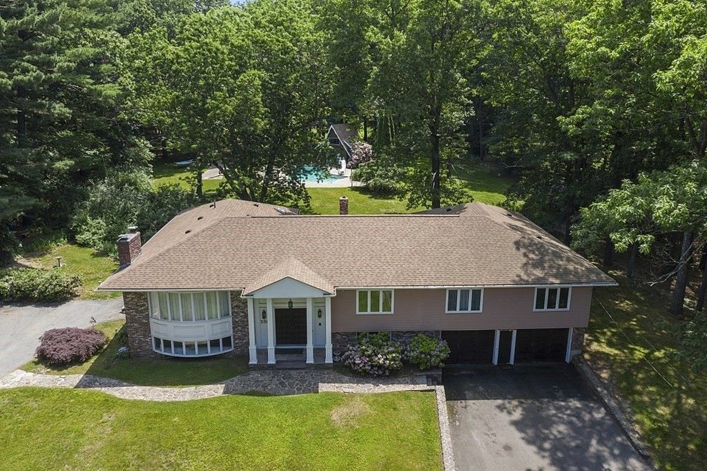 208 Old Westford Rd, Chelmsford, MA 01824