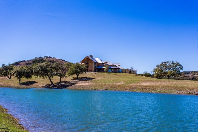 4605 FM 1077, Bandera, TX 78003