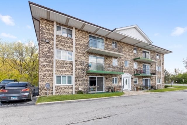 7520 W 111th St #3C, Worth, IL 60482