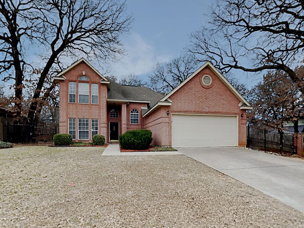 1403 Creekside Dr, Mansfield, TX 76063