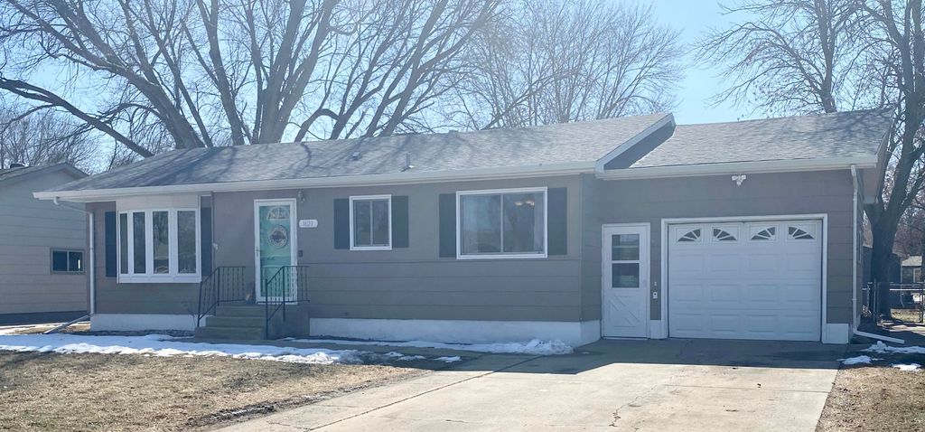 1620 12th Ave SE, Aberdeen, SD 57401