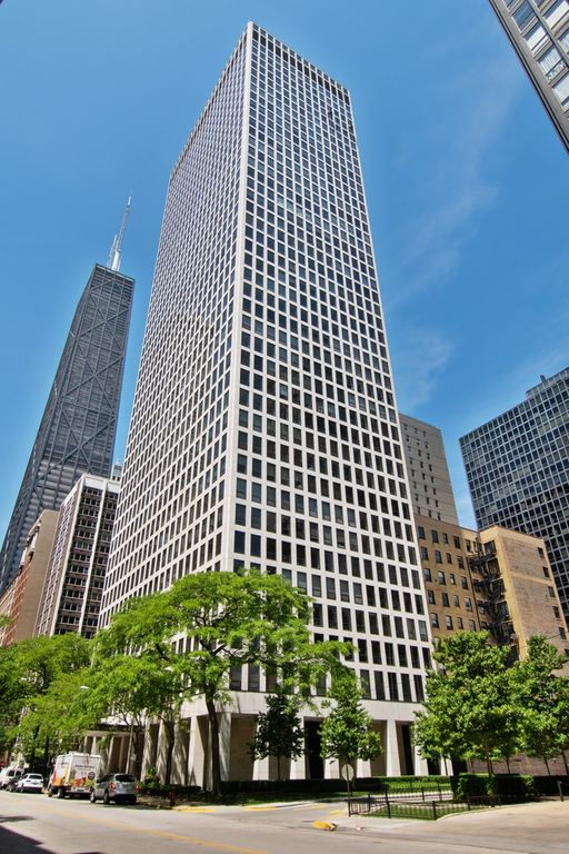 260 E Chestnut St #1204, Chicago, IL 60611