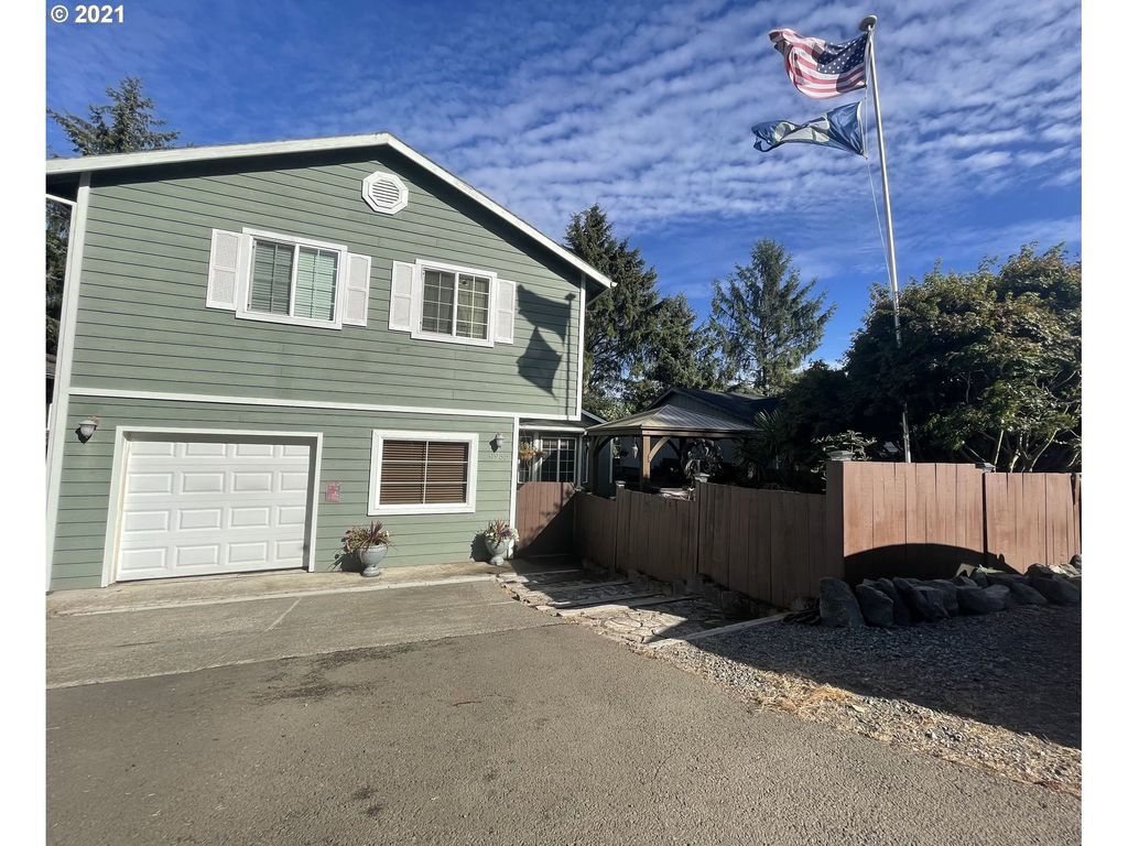 9955 6th St, Bay City, OR 97107