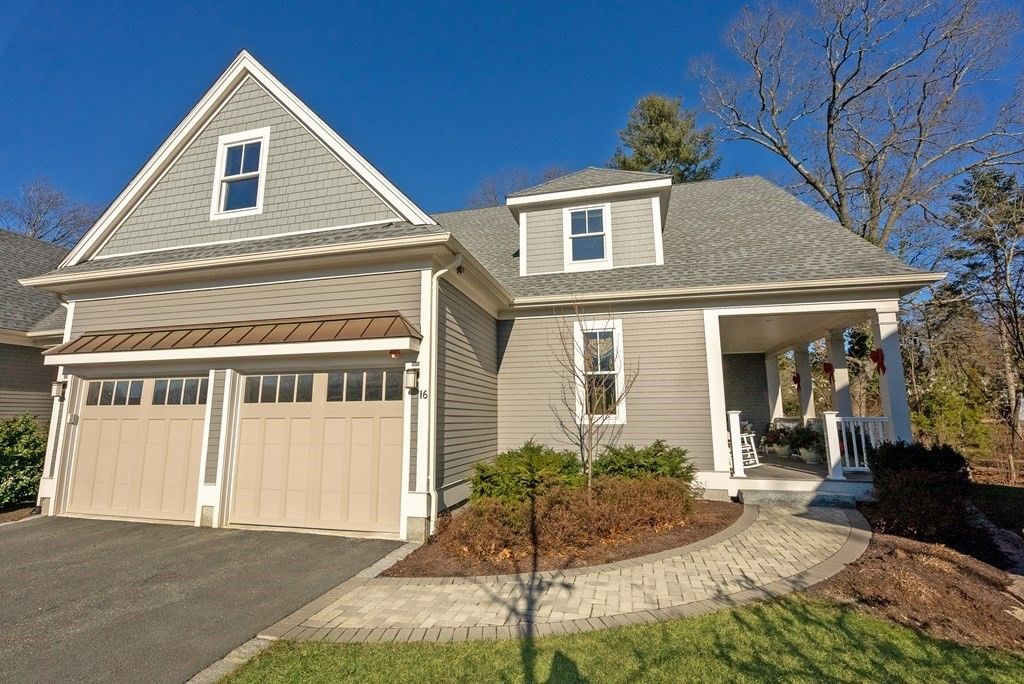 16 Woodmere Dr #16, Milton, MA 02186