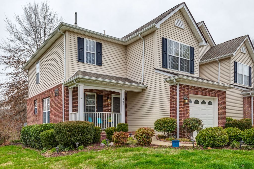 739 Tulip Grove Rd 301, Hermitage, TN 2 Bed, 3 Bath Townhouse 32