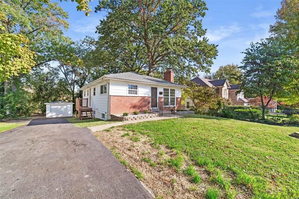 315 Lithia Ave, Saint Louis, MO 63119
