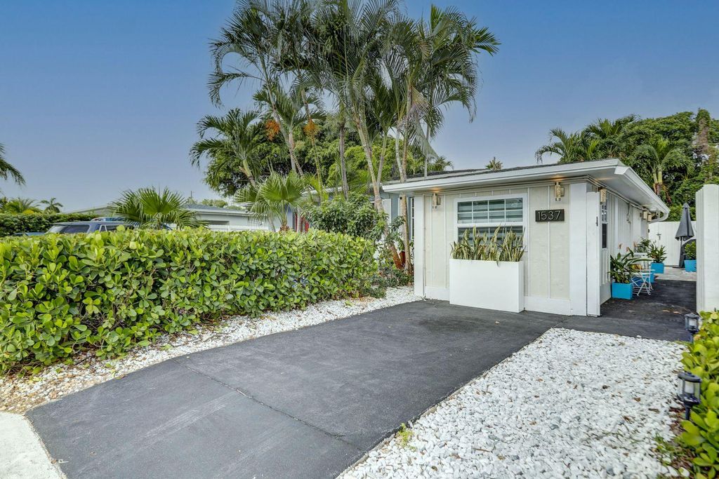 1537 NE 15th Ave, Fort Lauderdale, FL 33304