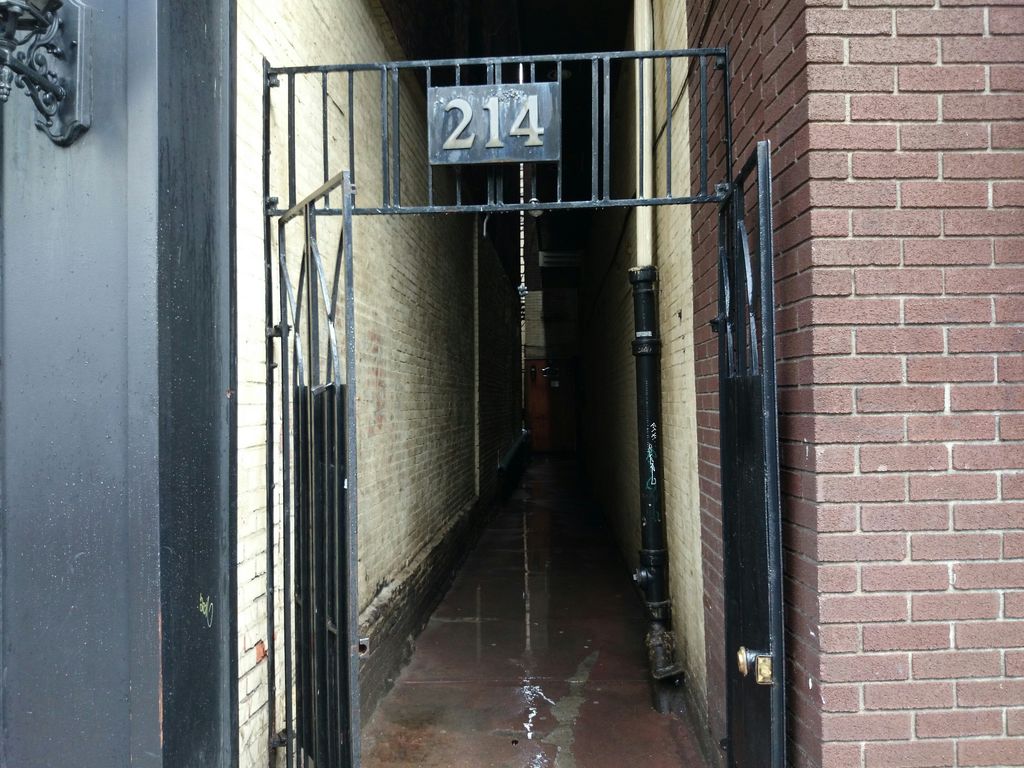 214 Hanover St #2, Boston, MA 02113