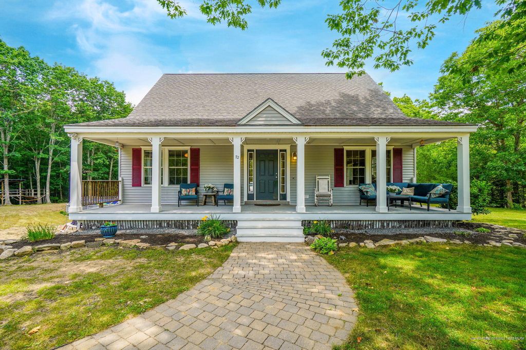 72 Quinn Ln, Kennebunk, ME 04043