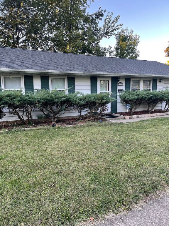 516 E Eureka St, Champaign, IL 61820