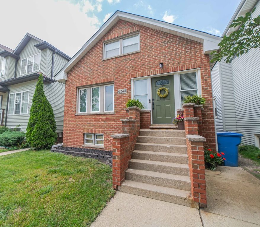 6244 W Giddings St, Chicago, IL 60630