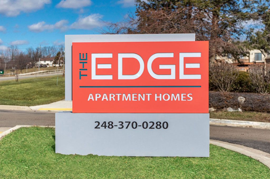 2770 Pine Knoll Dr, Auburn Hills, MI 48326