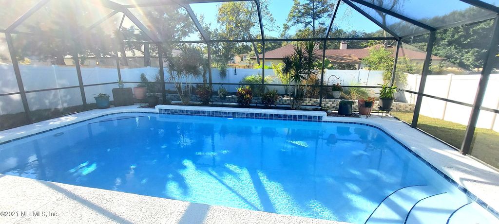 620 Orchid St, Atlantic Beach, FL 32233
