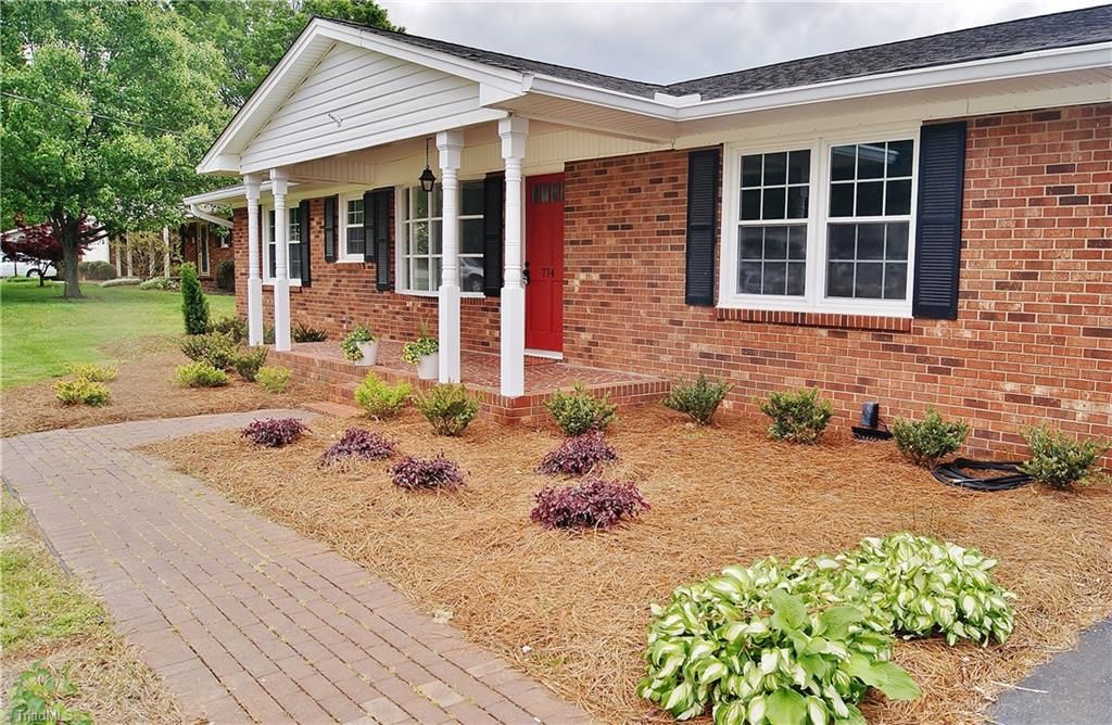 774 Sedge Garden Rd, Kernersville, NC 27284