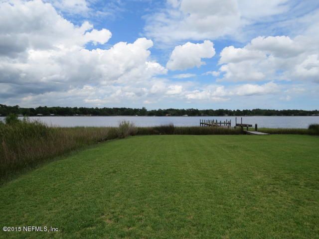 9767 Carbondale Dr E, Jacksonville, FL - 3 Bed, 2 Bath Single-Family