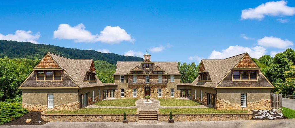 1128 Saratoga Rd, Kingsport, TN 37660