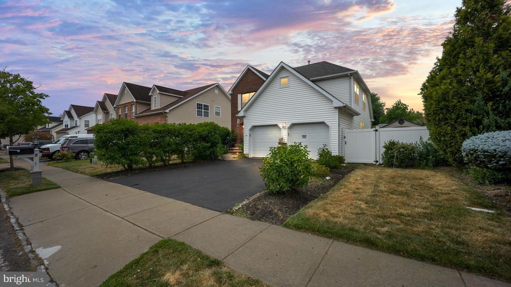 25 Yorkshire Village Rd, Lawrence Township, NJ 08648 MLS NJME2031072