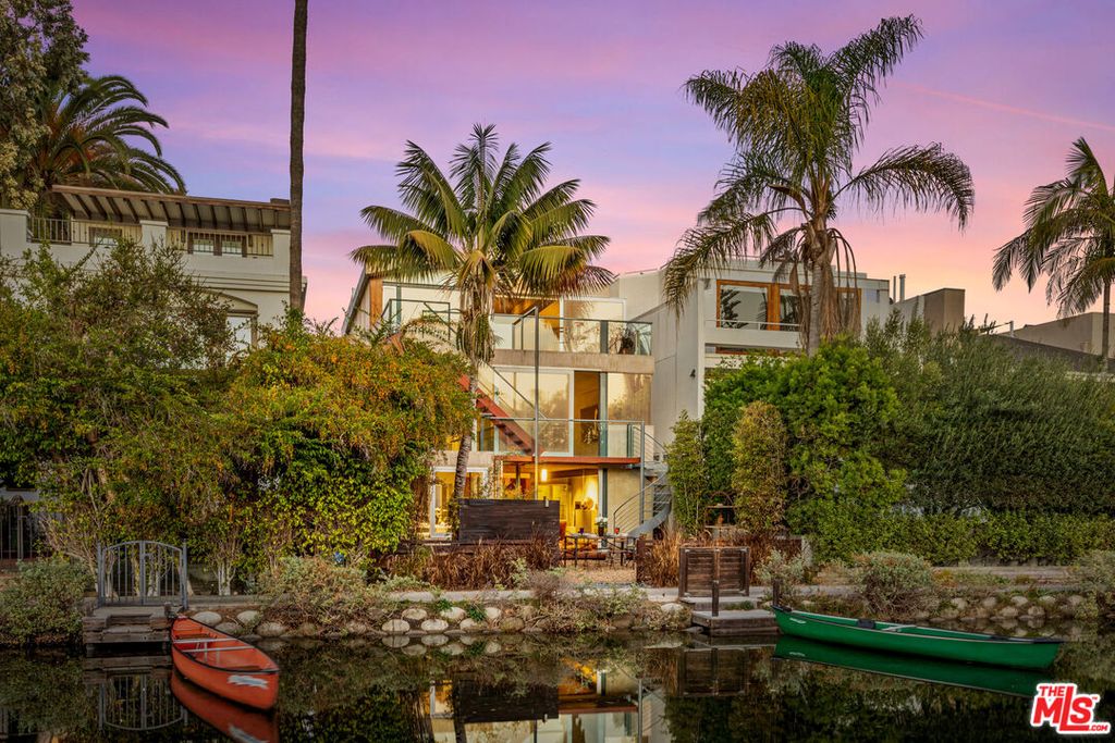 2407 Eastern Canal, Venice, CA 90291