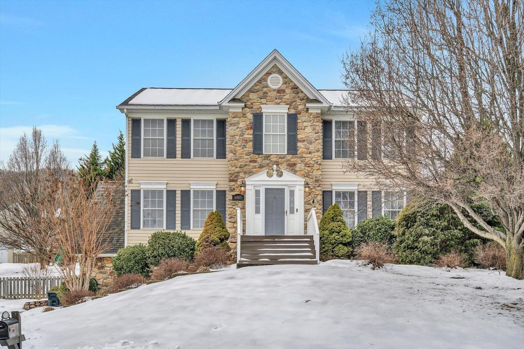 6005 Windcrest Ln, Roanoke, VA 24012