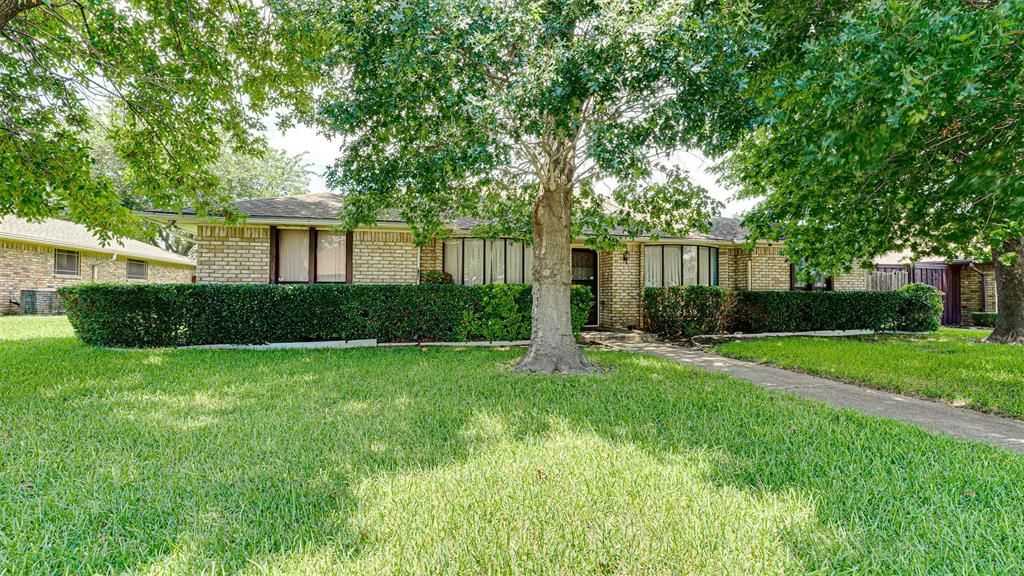 509 Davis Dr, Desoto, TX 75115
