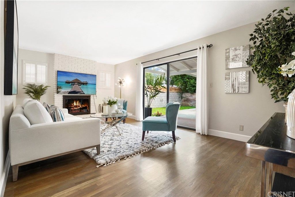 21046 Lanark St, Canoga Park, CA 91304