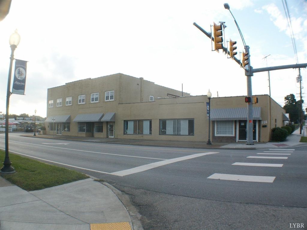 914 Main St, Altavista, VA 24517