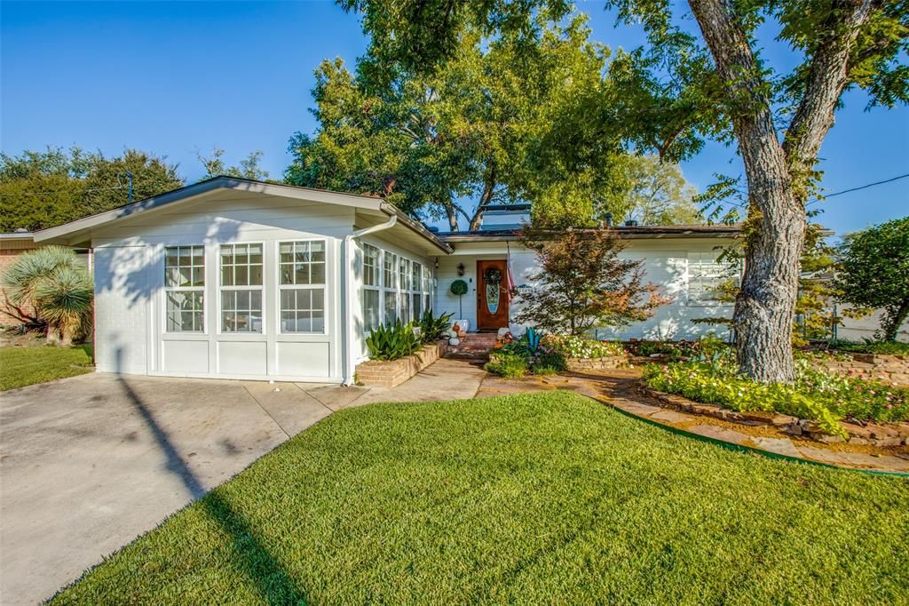 6609 Patrick Dr, Dallas, TX 75214
