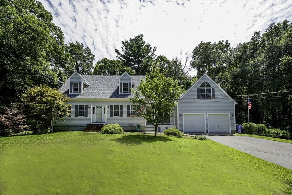 24 Spruce St, East Taunton, MA 3 Bed, 2 Bath SingleFamily Home 19
