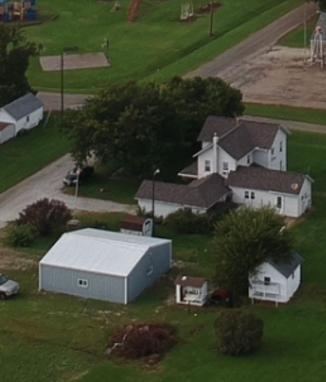 223 Anderson St, Smithshire, IL 61478