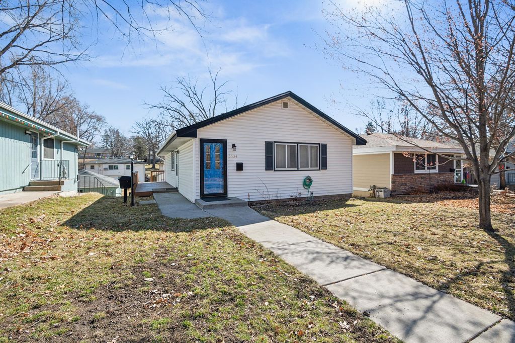3534 Indiana Ave N, Robbinsdale, MN 55422