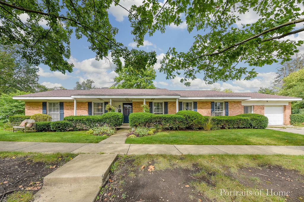 434 Maple St, Glen Ellyn, IL 60137