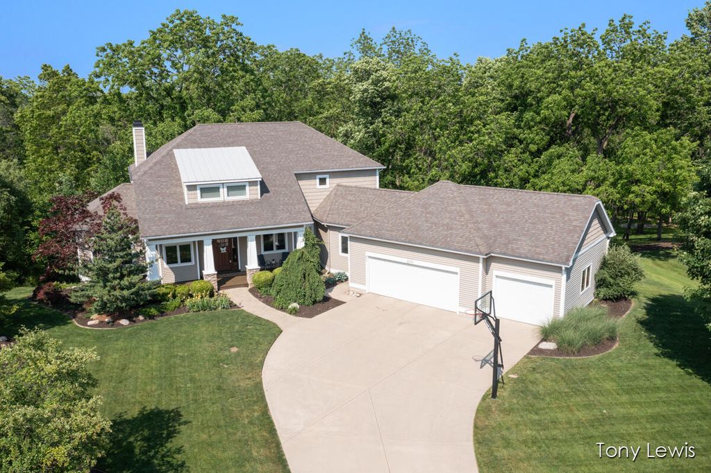 2331 Deer Trail Dr   NE, Grand Rapids, MI 49505