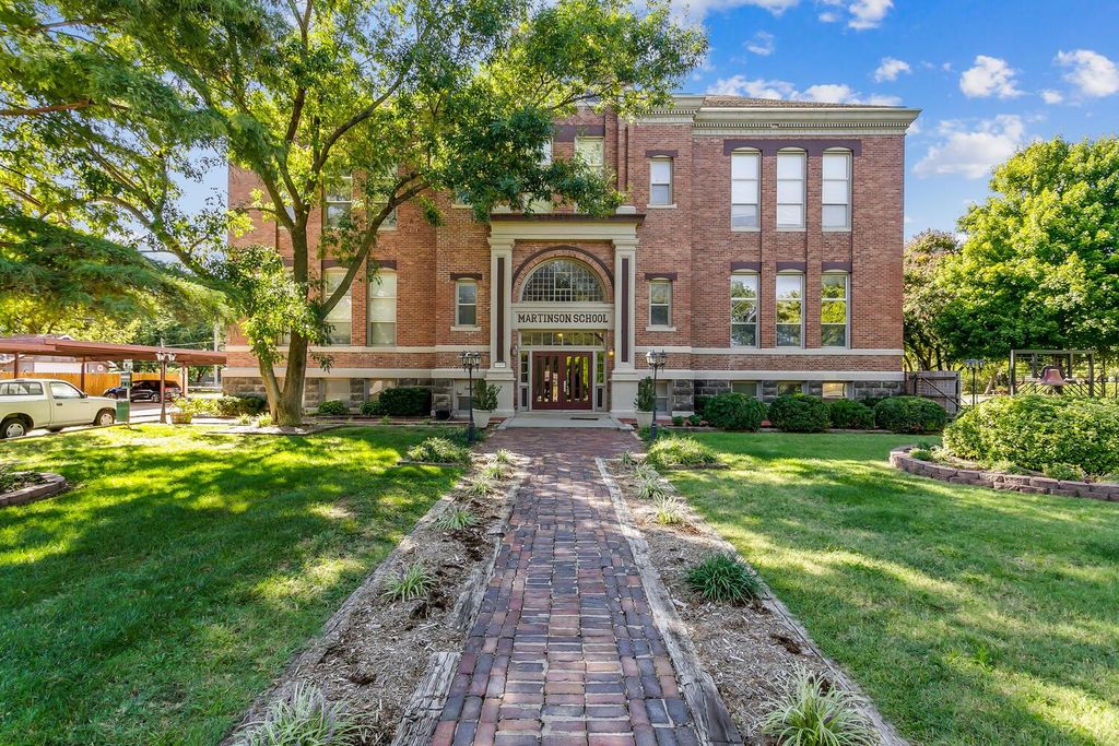 249 N Athenian Ave, Wichita, KS 67203