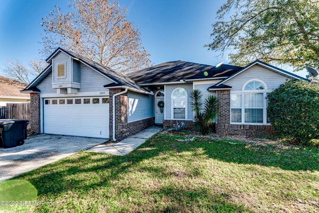 7645 CHELMSFORD DR, Jacksonville, FL 32244
