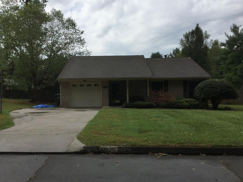 8908 Highbridge Dr, Knoxville, TN 37922