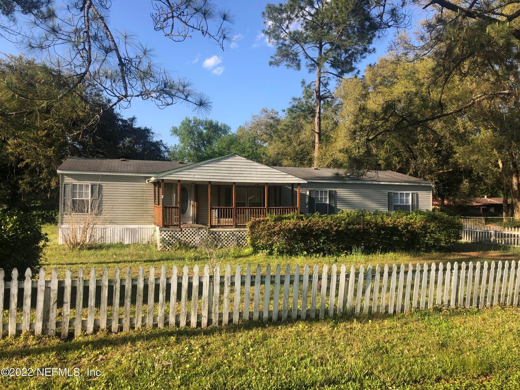 1135 REGIS RD, Jacksonville, FL 32218