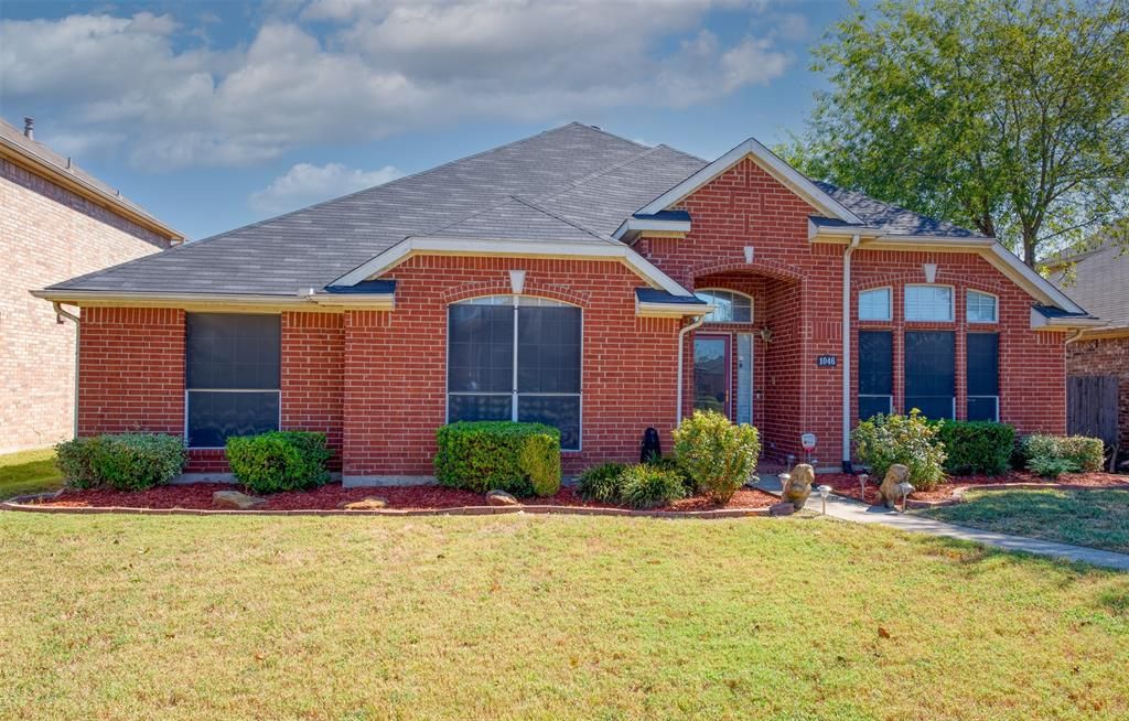 1046 Essex Dr, Cedar Hill, TX 75104