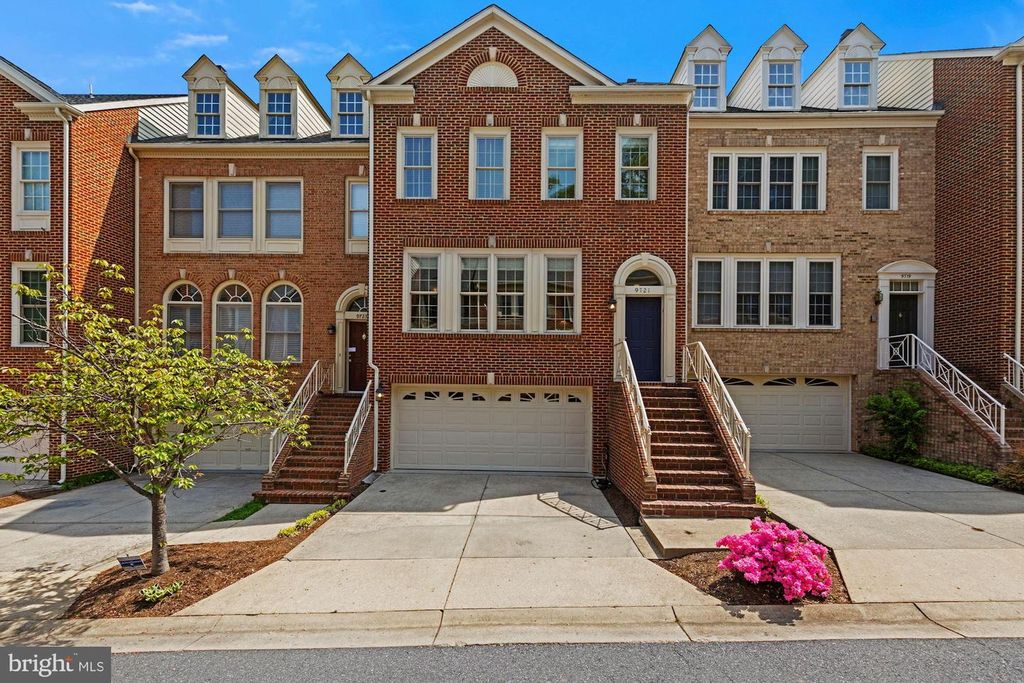9721 Whitley Park Pl #Townhouse, Bethesda, MD 20814